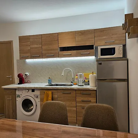 2br Sea Sunrise View Happy Place تشيرنوموريتس