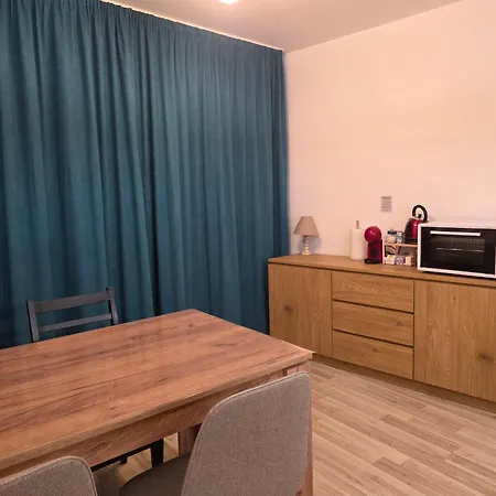 2br Sea Sunrise View Happy Place تشيرنوموريتس