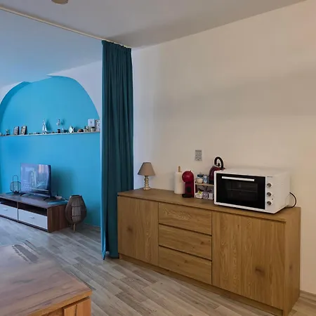 2br Sea Sunrise View Happy Place تشيرنوموريتس