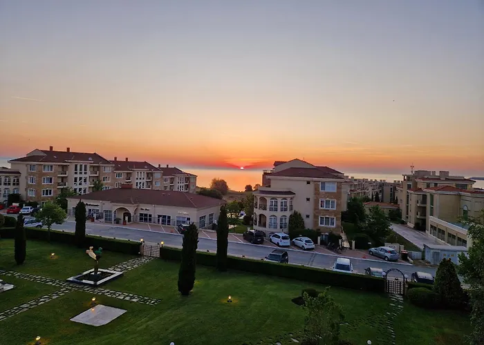 2br Sea Sunrise View Happy Place Apartment *